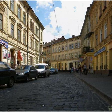 Апартаменти Для Пари В Центральній Частині Львова Exterior foto